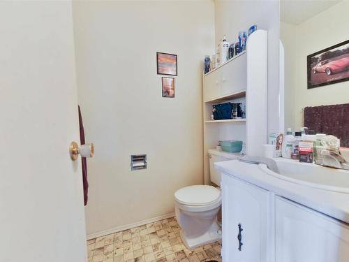 22 Homestead Crescent, Edmonton, AB - Indoor Photo Showing Bathroom