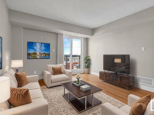 707 6608 28 Avenue, Edmonton, AB - Indoor Photo Showing Living Room