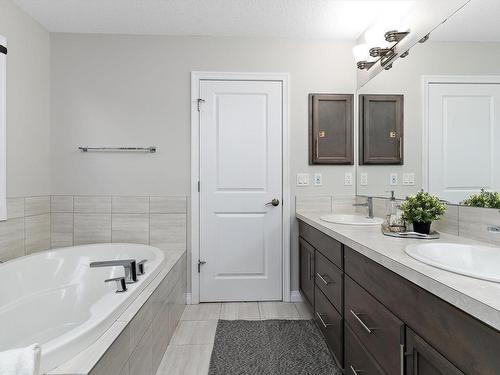 5151 Crabapple Link, Edmonton, AB - Indoor Photo Showing Bathroom