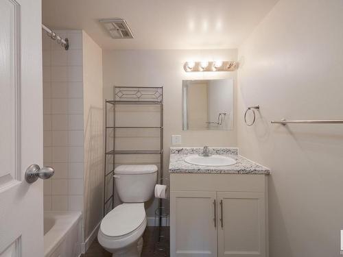 220 10404 24 Avenue, Edmonton, AB - Indoor Photo Showing Bathroom