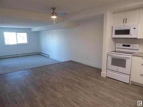 316 9504 182 Street Nw, Edmonton, AB - Indoor Photo Showing Kitchen