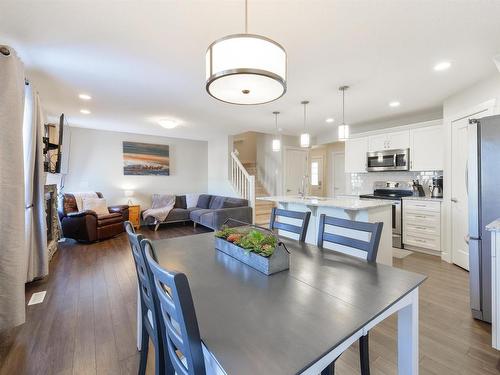 6839 Evans Wynd, Edmonton, AB - Indoor Photo Showing Dining Room