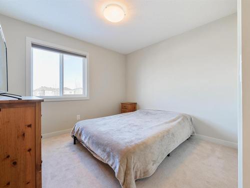 6839 Evans Wynd, Edmonton, AB - Indoor Photo Showing Bedroom