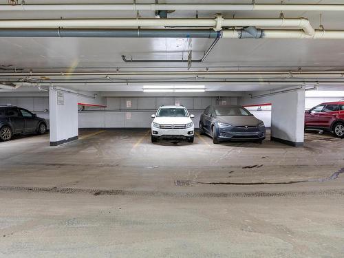 1404 11969 Jasper Avenue, Edmonton, AB - Indoor Photo Showing Garage