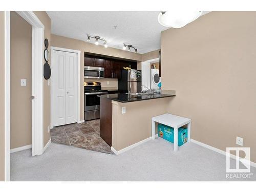 221 111 Watt Common, Edmonton, AB - Indoor Photo Showing Kitchen