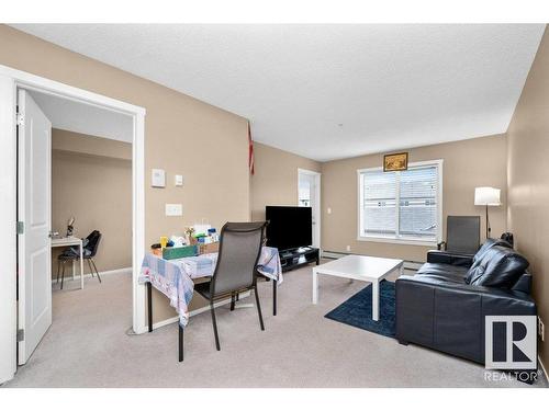 221 111 Watt Common, Edmonton, AB - Indoor Photo Showing Living Room