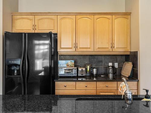 2615 Hanna Crescent, Edmonton, AB - Indoor Photo Showing Kitchen