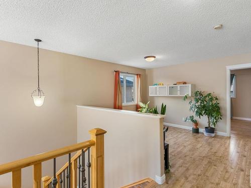 2615 Hanna Crescent, Edmonton, AB - Indoor Photo Showing Other Room