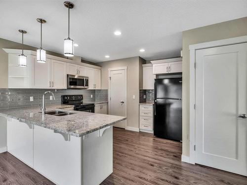 71 1391 Starling Drive, Edmonton, AB - Indoor Photo Showing Kitchen With Double Sink With Upgraded Kitchen