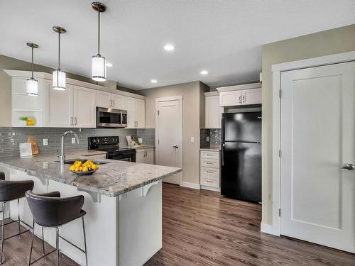 71 1391 Starling Drive, Edmonton, AB - Indoor Photo Showing Kitchen With Upgraded Kitchen