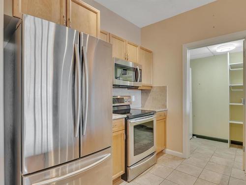 333 160 Magrath Road, Edmonton, AB - Indoor Photo Showing Kitchen With Stainless Steel Kitchen