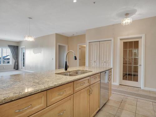 333 160 Magrath Road, Edmonton, AB - Indoor Photo Showing Kitchen With Double Sink