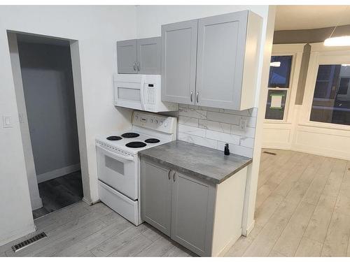 11531 87 Street, Edmonton, AB - Indoor Photo Showing Kitchen