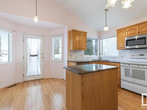 7224 156 Avenue, Edmonton, AB - Indoor Photo Showing Kitchen