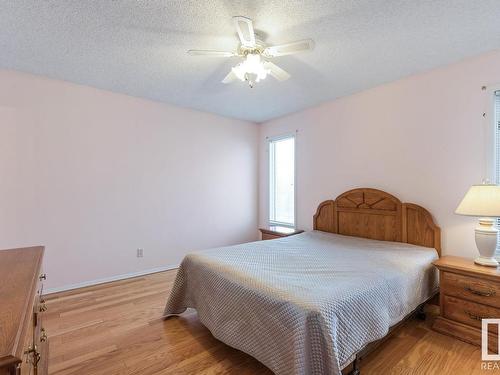 7224 156 Avenue, Edmonton, AB - Indoor Photo Showing Bedroom