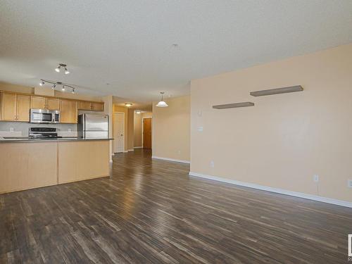 301 15211 139 Street, Edmonton, AB - Indoor Photo Showing Kitchen