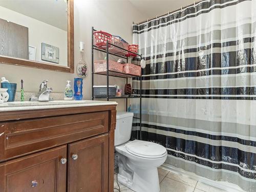 14606 54 St Nw, Edmonton, AB - Indoor Photo Showing Bathroom