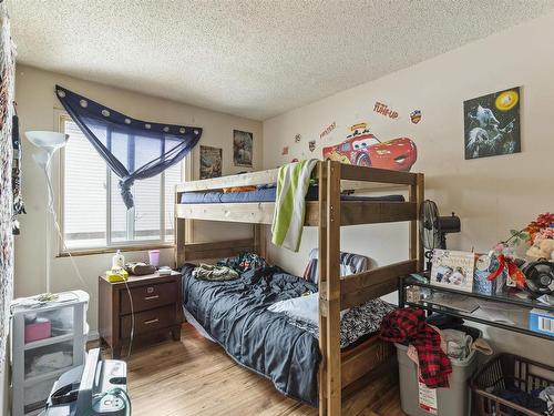 14606 54 St Nw, Edmonton, AB - Indoor Photo Showing Bedroom