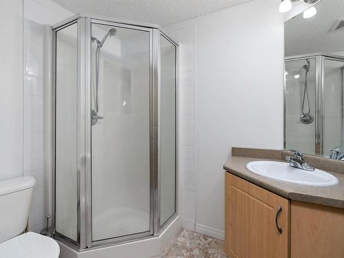 109 11449 Ellerslie Road, Edmonton, AB - Indoor Photo Showing Bathroom