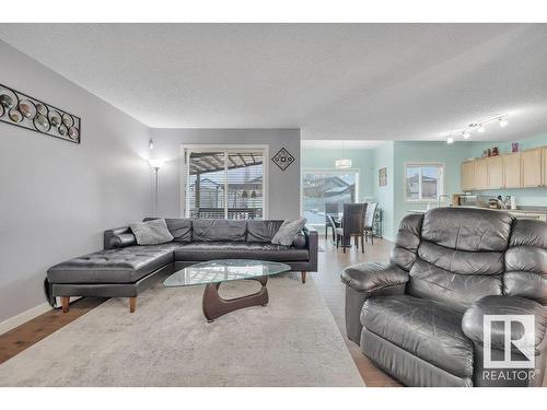 13734 37 Street Nw, Edmonton, AB - Indoor Photo Showing Living Room