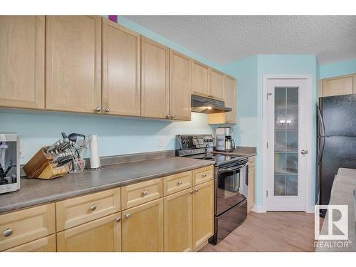 13734 37 Street Nw, Edmonton, AB - Indoor Photo Showing Kitchen