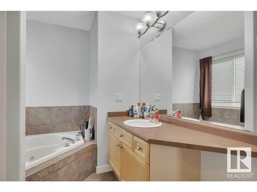 13734 37 Street Nw, Edmonton, AB - Indoor Photo Showing Bathroom