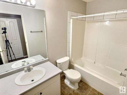 2216 38 Street, Edmonton, AB - Indoor Photo Showing Bathroom