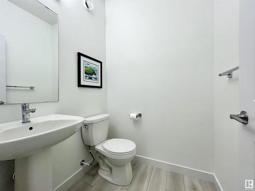 19620 29 Avenue Nw, Edmonton, AB - Indoor Photo Showing Bathroom