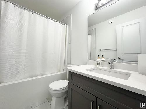 19620 29 Avenue Nw, Edmonton, AB - Indoor Photo Showing Bathroom