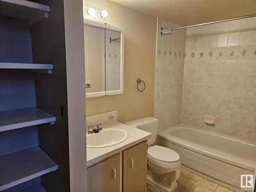 6496 178 Street, Edmonton, AB - Indoor Photo Showing Bathroom