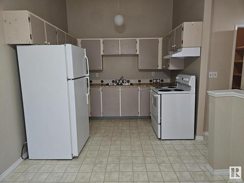 6496 178 Street, Edmonton, AB - Indoor Photo Showing Kitchen