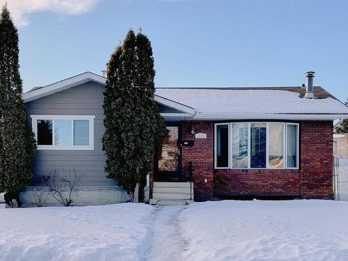 1139 Lakewood Road North, Edmonton, AB - Outdoor