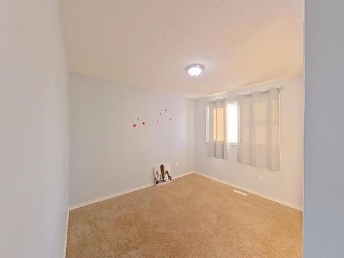 1139 Lakewood Road North, Edmonton, AB - Indoor Photo Showing Other Room