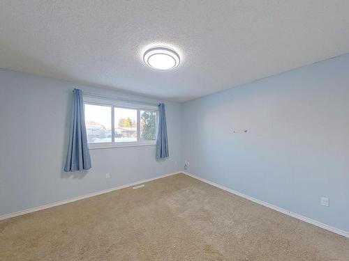 1139 Lakewood Road North, Edmonton, AB - Indoor Photo Showing Other Room