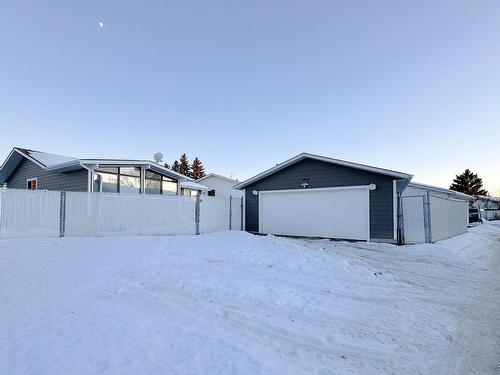 1139 Lakewood Road North, Edmonton, AB - Outdoor With Exterior