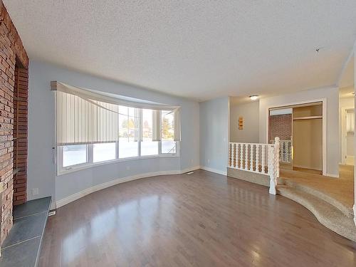 1139 Lakewood Road North, Edmonton, AB - Indoor Photo Showing Other Room