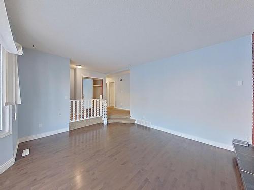 1139 Lakewood Road North, Edmonton, AB - Indoor