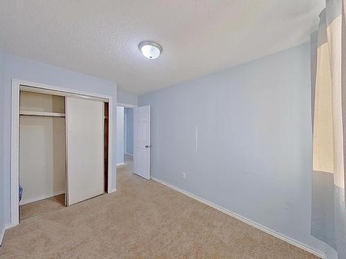 1139 Lakewood Road North, Edmonton, AB - Indoor Photo Showing Other Room