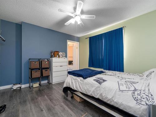 9114 164 Avenue, Edmonton, AB - Indoor Photo Showing Bedroom