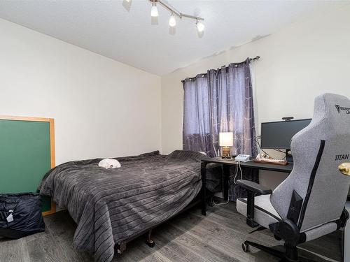 9114 164 Avenue, Edmonton, AB - Indoor Photo Showing Bedroom