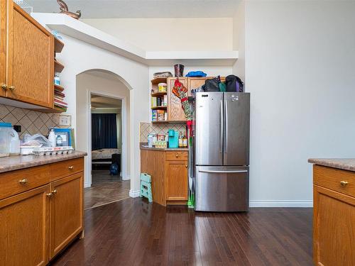 9114 164 Avenue, Edmonton, AB - Indoor Photo Showing Kitchen