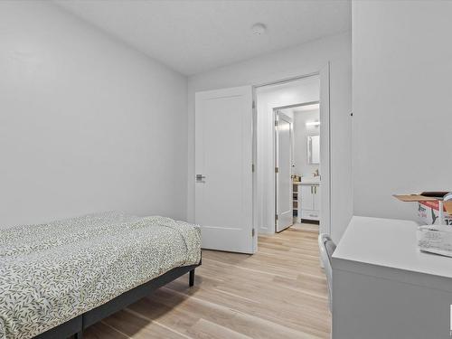 11912 140 Avenue, Edmonton, AB - Indoor Photo Showing Bedroom