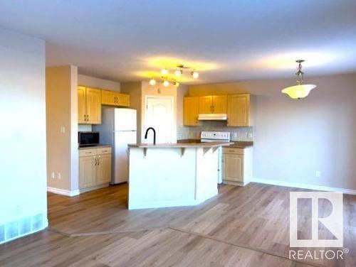 5812 166 Avenue, Edmonton, AB - Indoor Photo Showing Kitchen