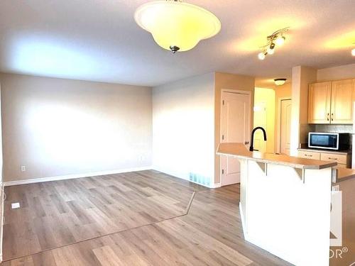 5812 166 Avenue, Edmonton, AB - Indoor Photo Showing Kitchen