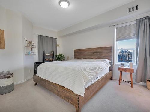 402 10606 102 Avenue, Edmonton, AB - Indoor Photo Showing Bedroom