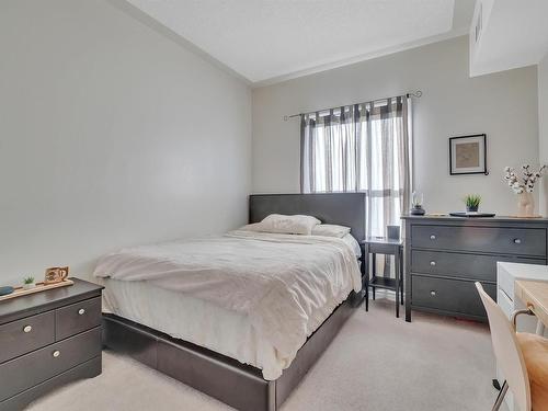 402 10606 102 Avenue, Edmonton, AB - Indoor Photo Showing Bedroom