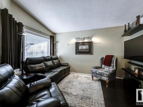 5204 138A Avenue, Edmonton, AB - Indoor Photo Showing Living Room