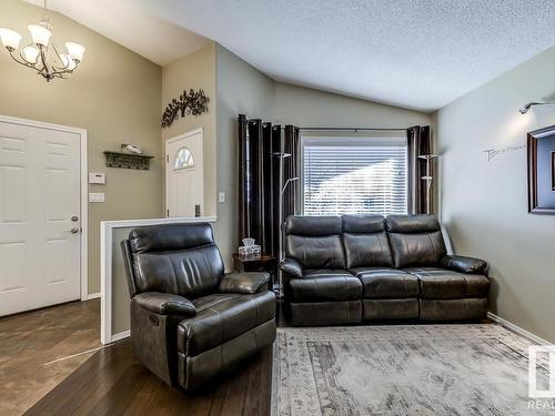 5204 138A Avenue, Edmonton, AB - Indoor Photo Showing Living Room