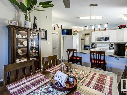 5204 138A Avenue, Edmonton, AB - Indoor Photo Showing Dining Room