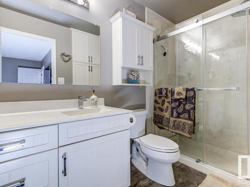 5204 138A Avenue, Edmonton, AB - Indoor Photo Showing Bathroom